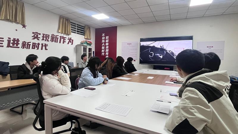 观影现场(1).jpg 观影现场(1).jpg